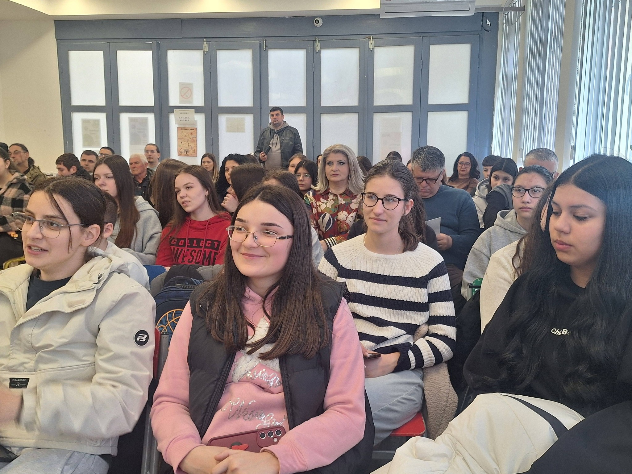 Јавна трибина о дивљим депонијама у нашој школи